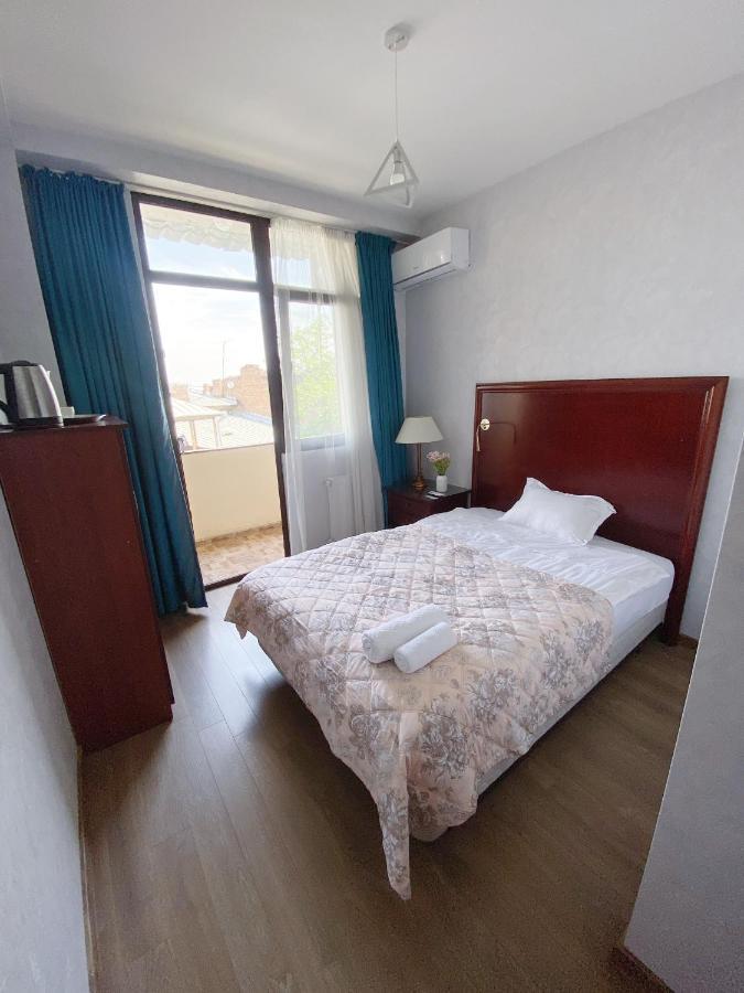 Tbilisi Central Hotel ภายนอก รูปภาพ