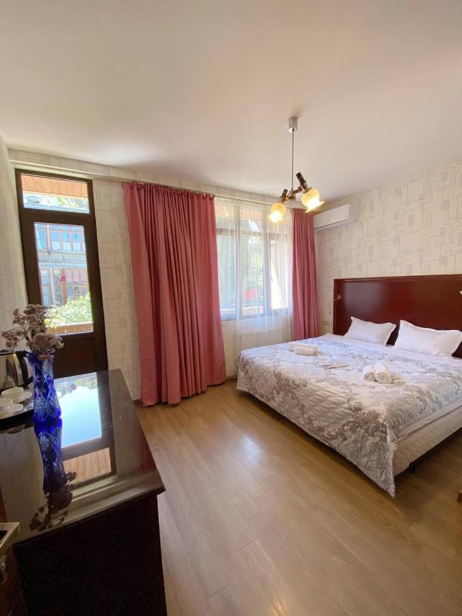 Tbilisi Central Hotel ภายนอก รูปภาพ