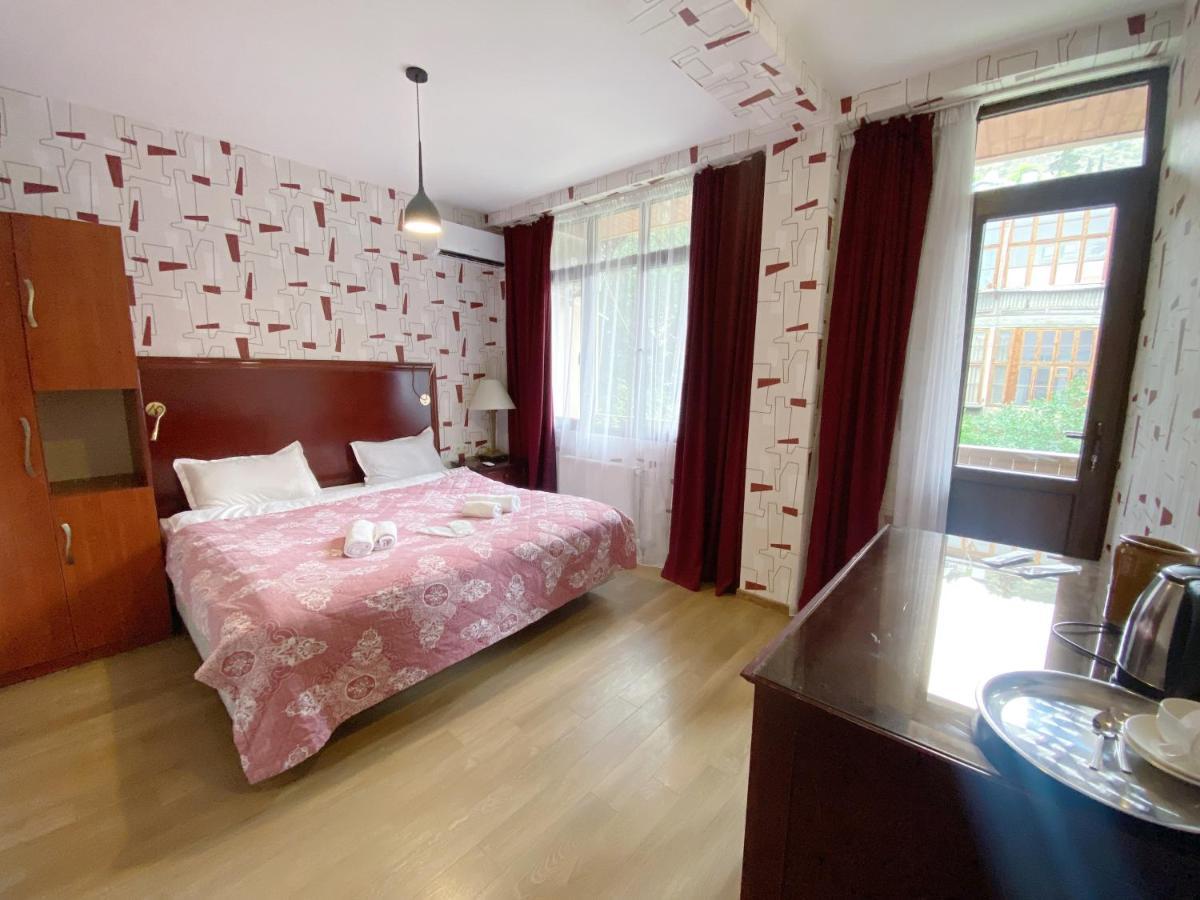 Tbilisi Central Hotel ภายนอก รูปภาพ